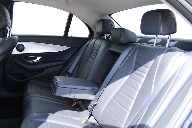 Mercedes-Benz Třídy E 200D AVANTGARDE SERVIS. KN. - fotka 11 z 30