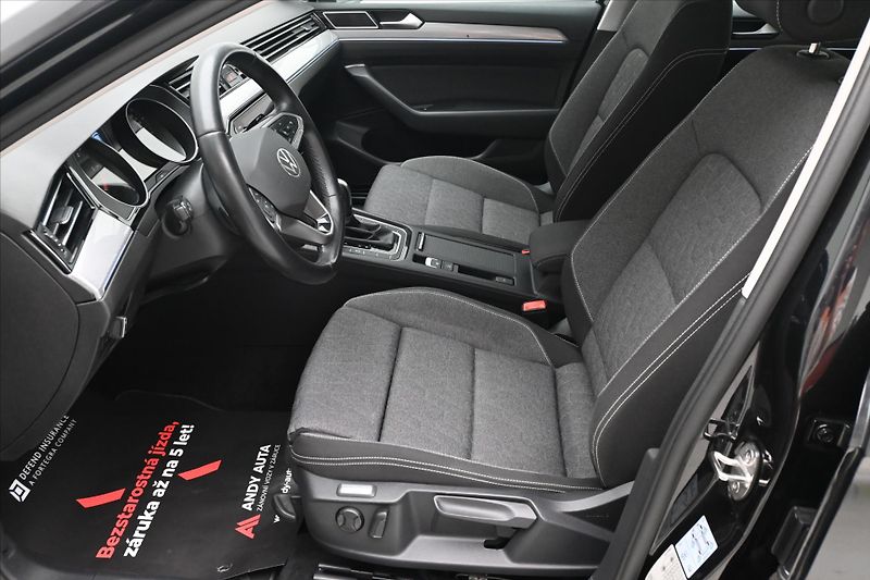 Volkswagen Passat 2,0 TDI 110kW DSG Business Zár - fotka 13 z 33