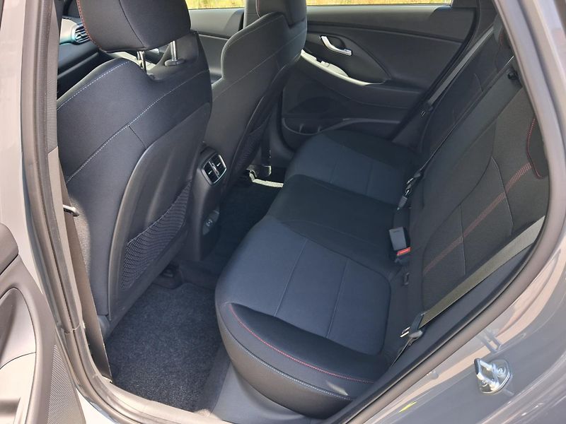 Hyundai i30 1.5 T-GDI MHEV DCT N-Line - fotka 22 z 23