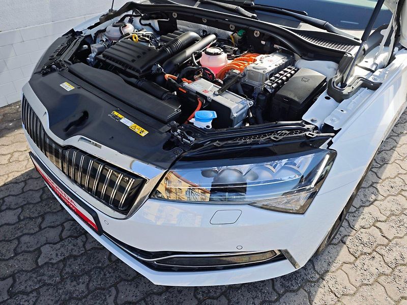 Škoda Superb iV 1.4 TSi Style Plug-in 160kW - fotka 40 z 50