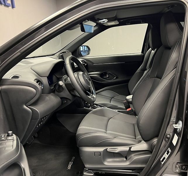 Toyota Yaris Cross 1.5 Hybrid AT EXECUTIVE TECH V - fotka 9 z 19