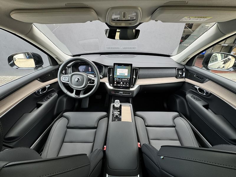 Volvo XC90 T8 AWD PLUS BRIGHT/ 360 / kola - fotka 18 z 62