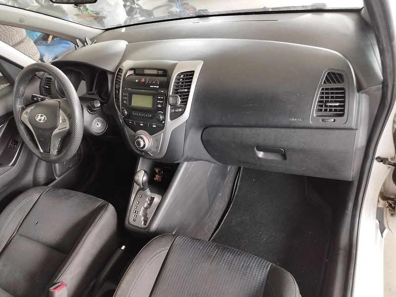 Hyundai ix20 (2012) 1,6i,91KW,AUTOMAT,ALU,TAŽ,LPG - fotka 12 z 22