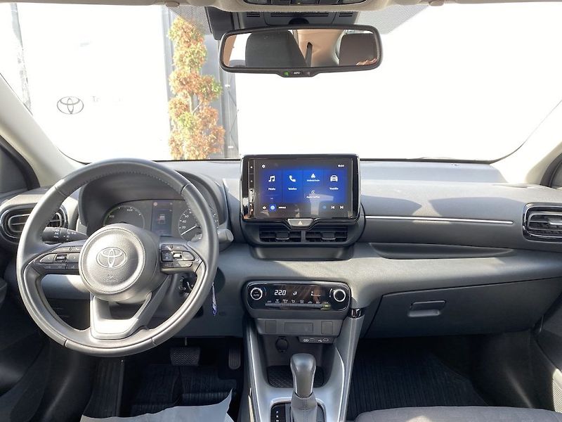 Toyota Yaris 1.5HEV, ČR-1m, Comfort, DPH - fotka 13 z 28