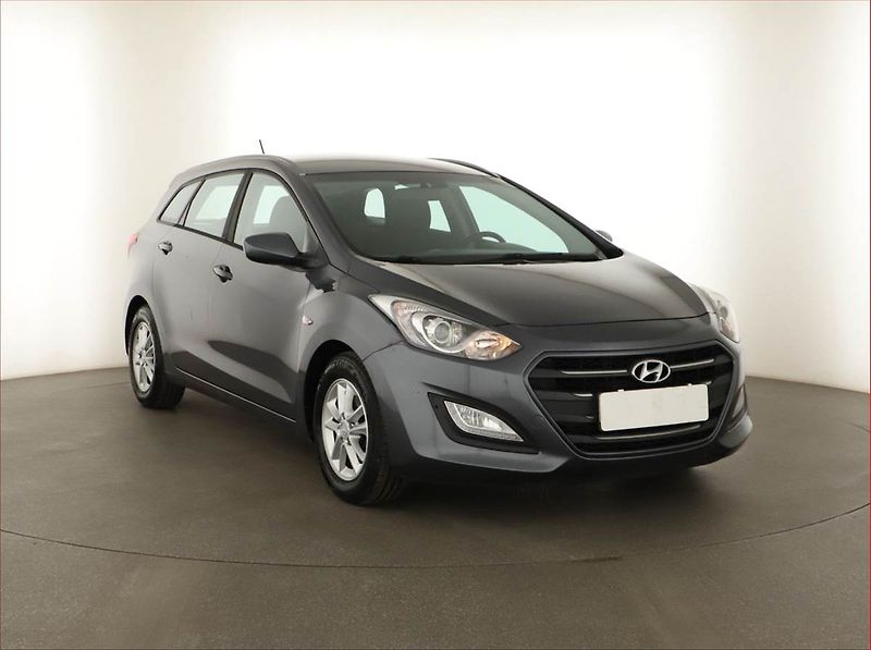 Hyundai i30 (2016) 1.6 MPI, Tempomat - fotografie inzerátu