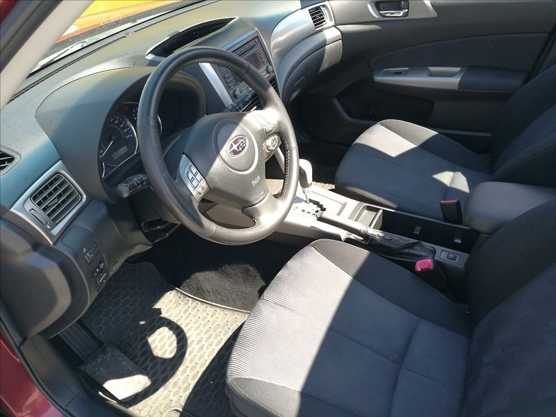 Subaru Forester 2,0 i 4x4 - fotka 8 z 17