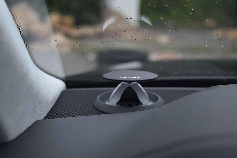 Audi A8 L budeme vídat třeba v diplomatických čtvrtích