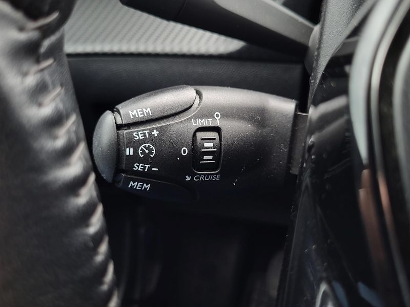 Peugeot 2008 1.5 BlueHDi 102k ACTIVE *ČR - fotka 22 z 46