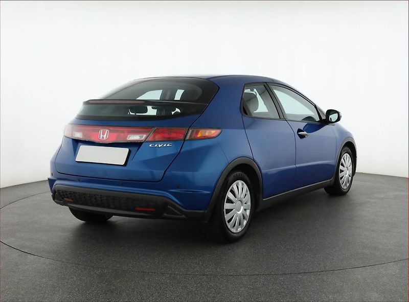Honda Civic (2006) 1.4 i-DSI, ČR,1.maj, po STK - fotka 5 z 11