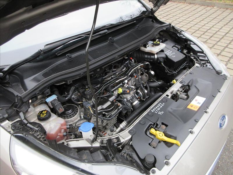 Ford S-MAX 2,0 TDCi 132Kw, 4x4, 7míst, No - fotka 31 z 34