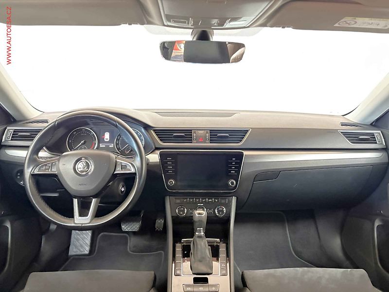 Škoda Superb (2017) 2.0 TDI, 2.maj,ČR, Style - fotka 8 z 18