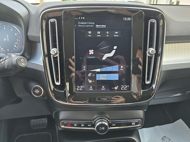 Volvo XC40 - fotka 17 z 36