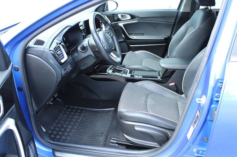 Kia Ceed (2022) PHEV 1.6 GDI  Premium 104kW - fotka 13 z 35