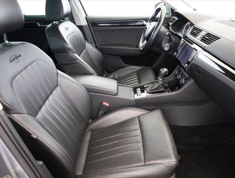 Škoda Superb (2017) 2.0 TDI, 4X4, Automat - fotka 7 z 21