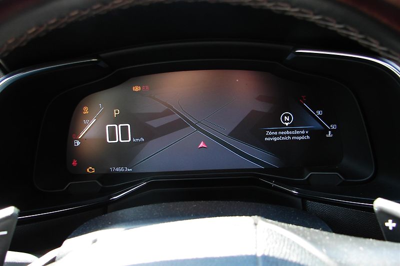 DS Automobiles DS7 Crossback 2.0 BlueHDi 176PS 8-AT KLIMA - fotka 25 z 43