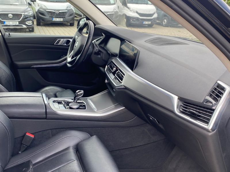 BMW X5 (2019) xDrive30d 195kW - fotka 7 z 31