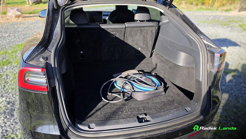 Tesla Model Y (2021) Dual Motor 4×4 - fotka 6 z 8