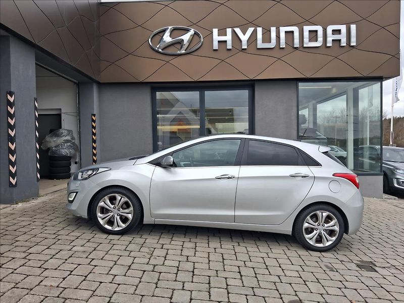 Hyundai i30 1,6 GDI AT Weekend PANORAMA - fotka 3 z 19