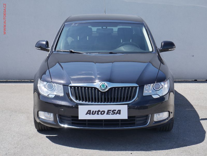 Škoda Superb (2009) 2.0 TDI 4x4, ČR, Xenon, AC - fotka 2 z 18