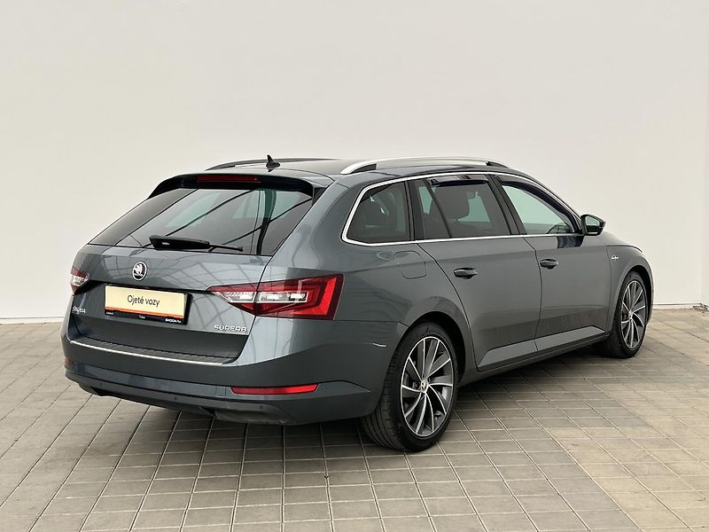Škoda Superb 2.0 TDI L&K - fotka 2 z 29