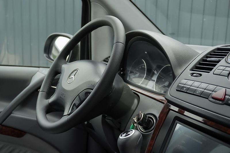 Mercedes-Benz Viano 220 cdi AMBIENTE - fotka 31 z 39