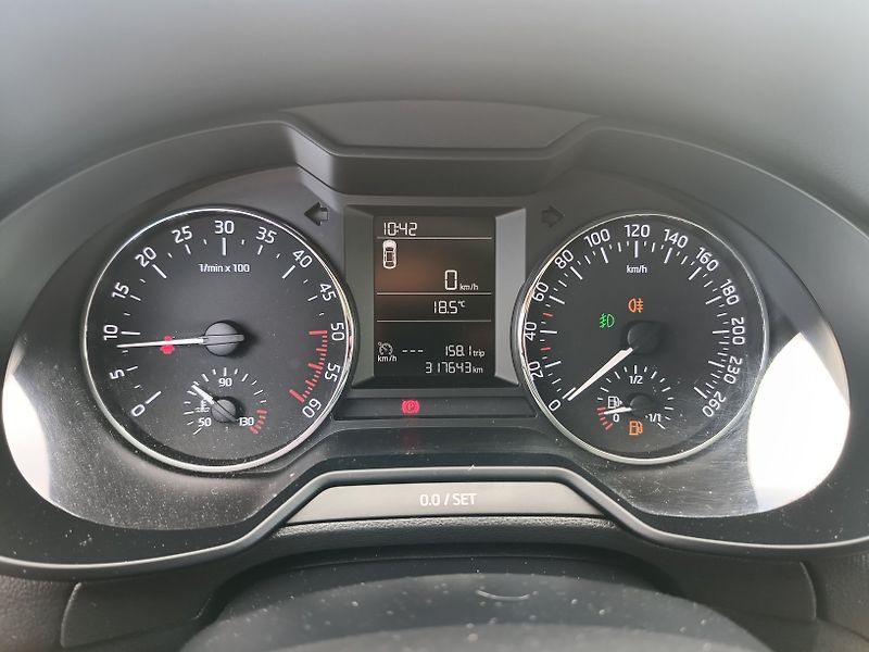 Škoda Octavia III 1.6 TDI - fotka 37 z 40