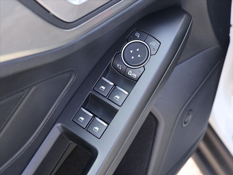 Ford Focus 1,5 Titanium X CZ 1.Maj. DPH - fotka 14 z 28