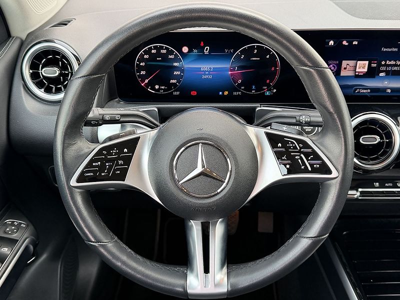 Mercedes-Benz GLB 180d - fotka 18 z 32
