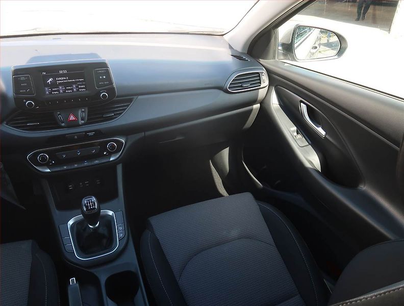 Hyundai i30 (2017) 1.0 T-GDI, Serv.kniha - fotka 8 z 18