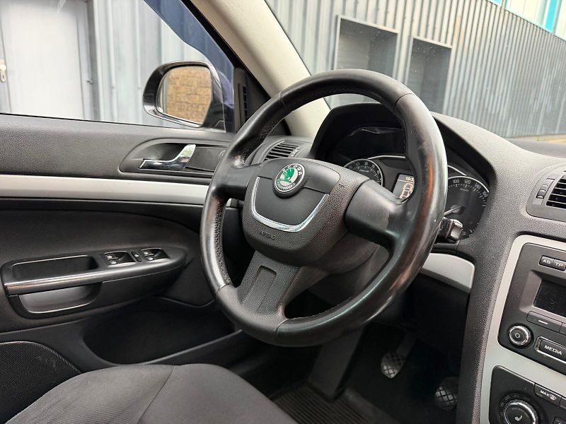 Škoda Octavia 1,6 TDi 77 kW / servis  - fotka 20 z 34