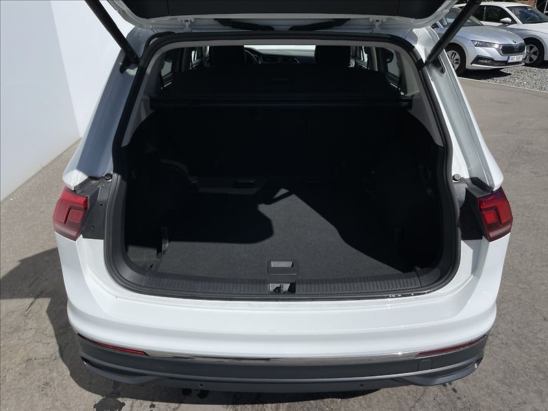 Volkswagen Tiguan Allspace 1,5 TSI DSG Life ACC+NAVI+PDC - fotka 23 z 23