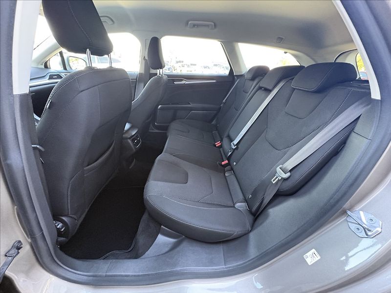 Ford Mondeo 2,0 110 kw ČR 1. maj servis - fotka 16 z 25