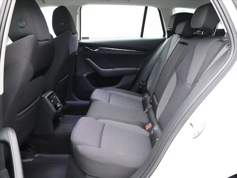 Škoda Octavia 2,0 TDI 85kW Ambition CZ DPH - fotka 14 z 35