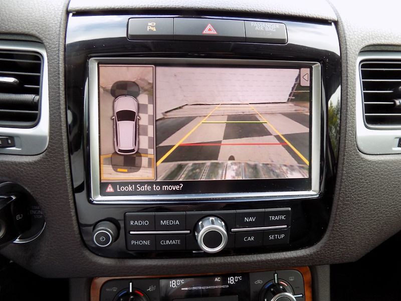 Volkswagen Touareg (2010) 3.0TDI/4x4/Chl.sedačky/LED/ - fotka 37 z 43