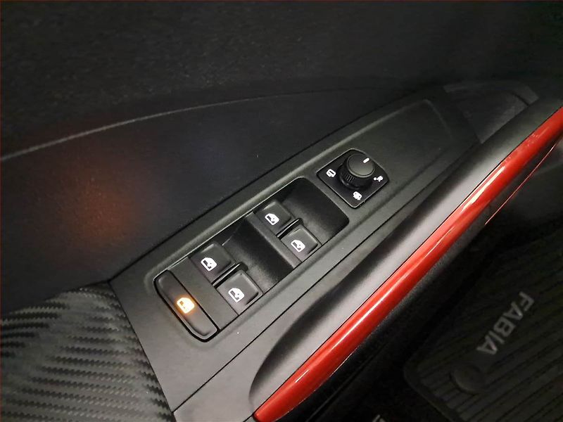 Škoda Fabia (2024) Monte Carlo 1.0 TSI, ČR,1.maj - fotka 20 z 22