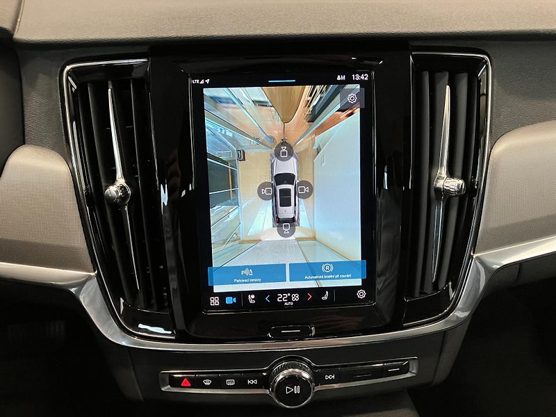 Volvo V90 B4 AWD Momentum PRO AT8, ČR - fotka 31 z 42