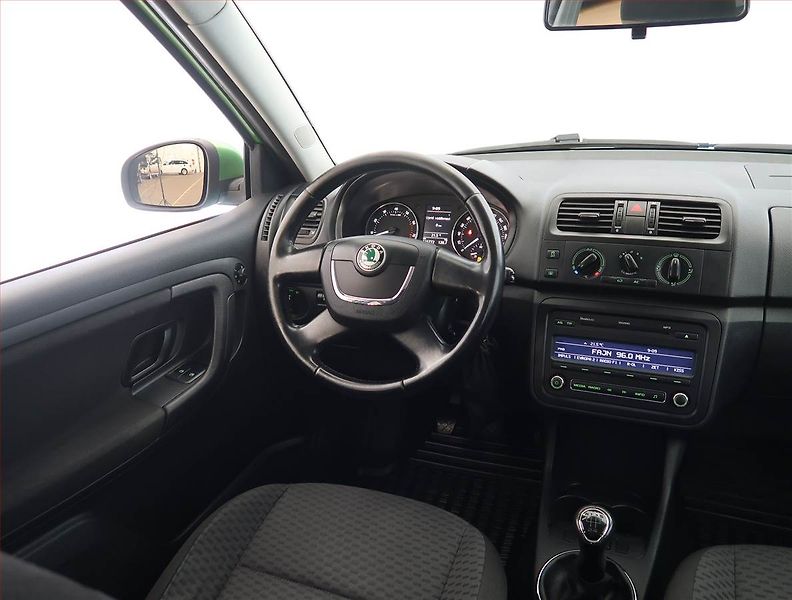 Škoda Fabia (2010) Ambition 1.2 TSI - fotka 7 z 16