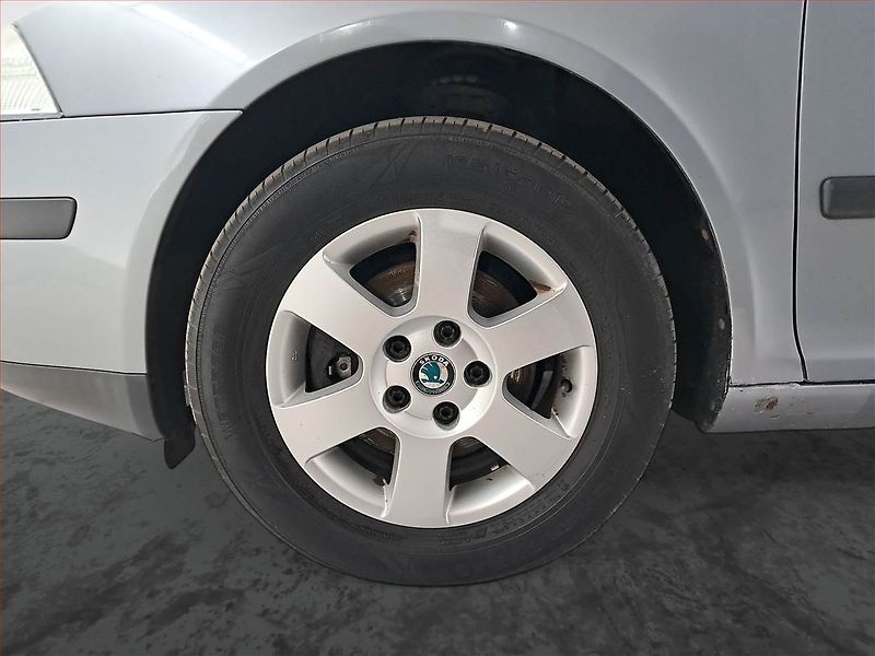Škoda Octavia (2005) 1.6, po STK, jezdí výborně - fotka 14 z 17