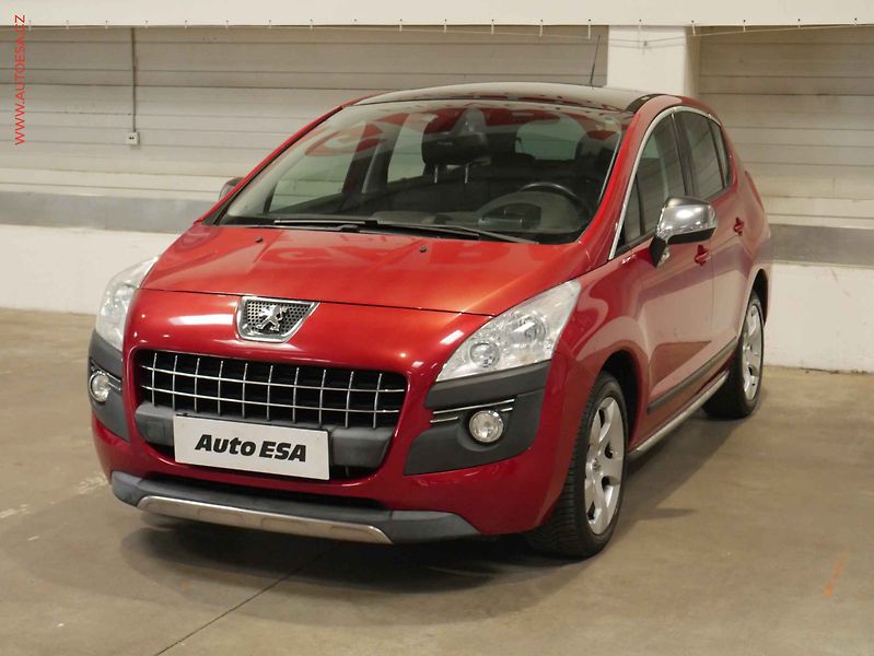 Peugeot 3008 (2010) 1.6HDi, 2.maj, Navi, panor - fotka 3 z 21