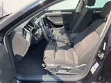 Volkswagen Passat (2018) 1.4 TSi, Comfortline, navi - náhled 9