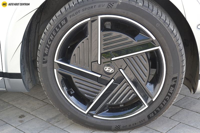 Hyundai Ioniq 5 STYLE PREMIUM 4x4 POWER 84kWh - fotka 9 z 84