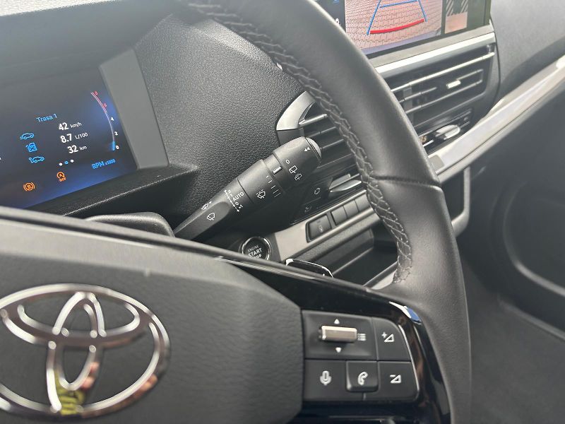 Toyota ProAce Verso 2,0 D-4D 8AT L2 Family Webasto - fotka 18 z 29