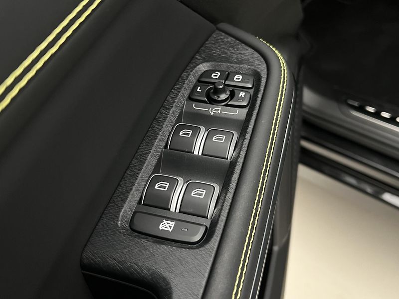 Lynk & Co 01 CORE PHEV AUT CZ 1.maj - fotka 47 z 48