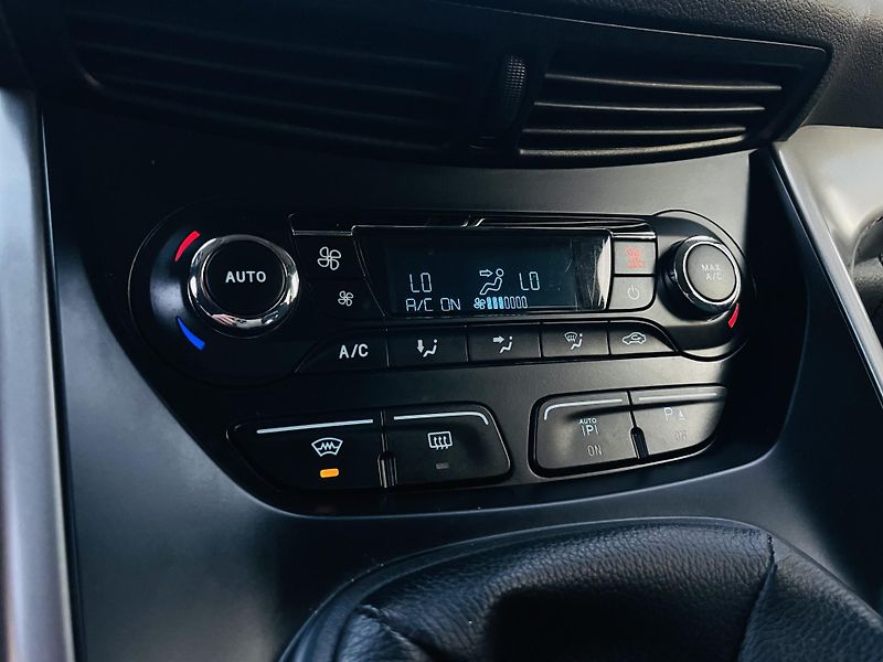 Ford Kuga 2.0TDCi MANUÁL SERVISKA TAŽNÉ  - fotka 41 z 51