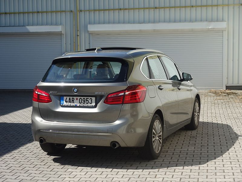 BMW Řada 2 (2015) 225i*X-DRIVE*ACTIVE*TOURER*CZ - fotka 4 z 46