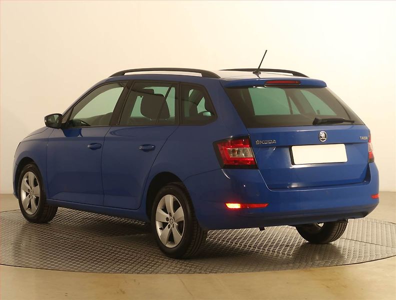 Škoda Fabia (2019) 1.0, Park. senzory - fotka 4 z 15