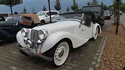 Pálavský Oldtimer přilákal na Břeclavsko desítky elegantních veteránů