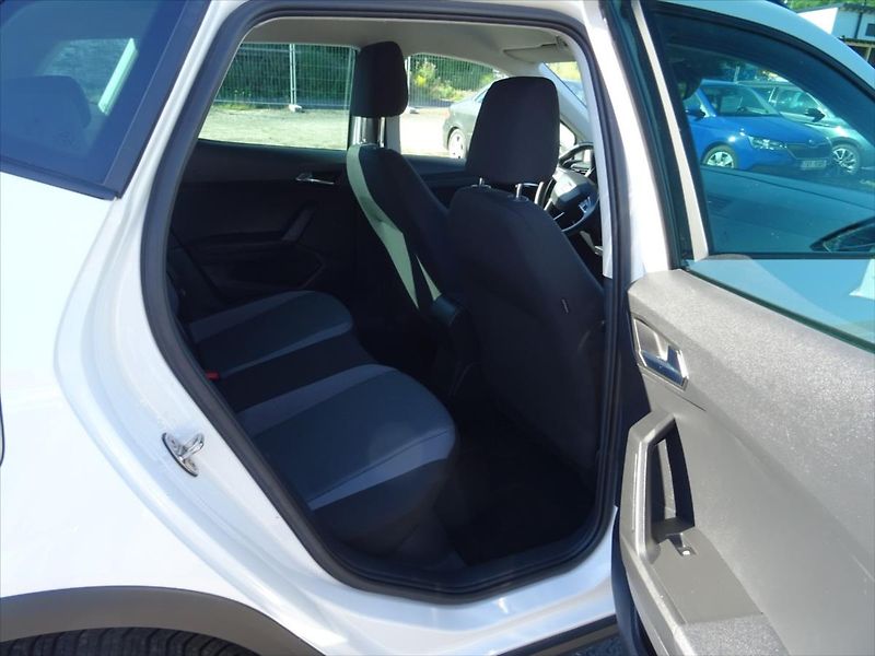 Seat Arona 1,0 TSi 70 kw - fotka 14 z 36
