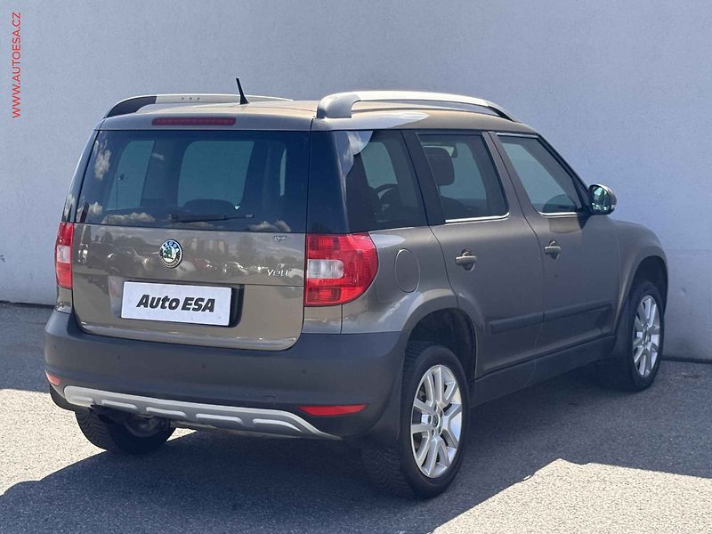 Škoda Yeti (2011) 1.2TSi, AC, výhřev sed. - fotka 6 z 13