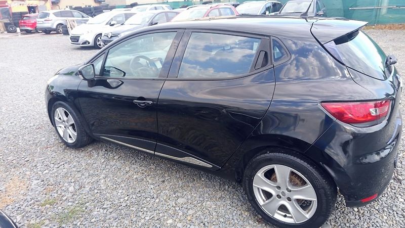 Renault Clio (2016) - fotka 13 z 32